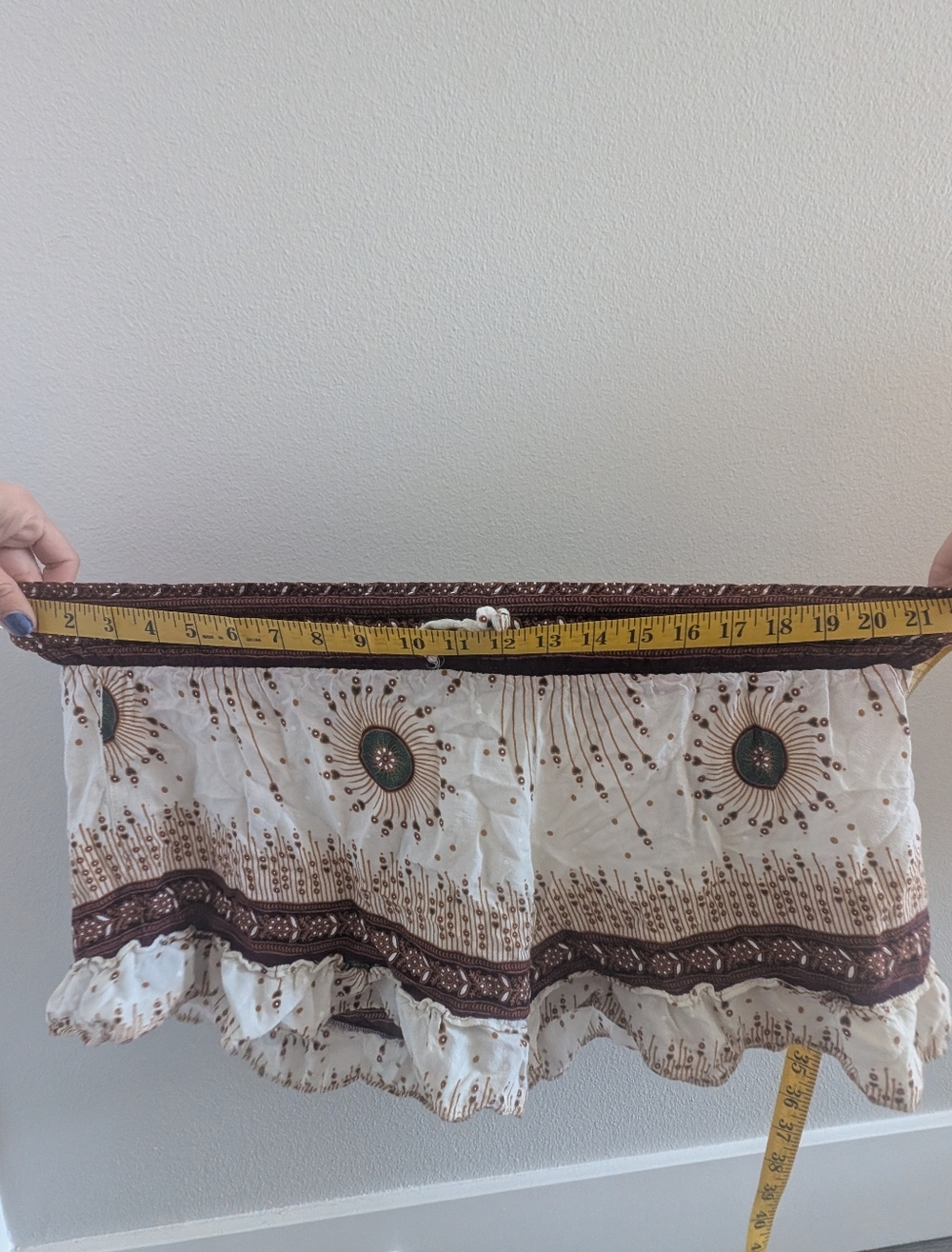 Boho Cream Ruffle Shorts - Picture 5 of 5